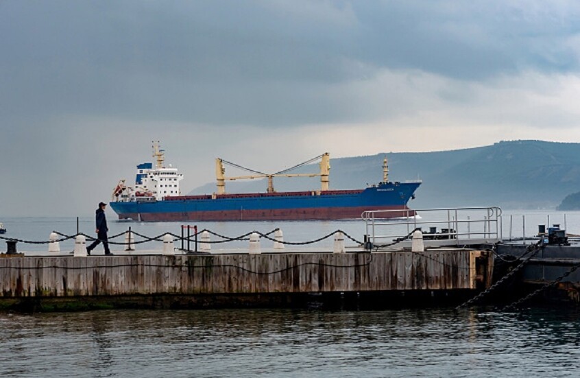 Technisches Versagen zwingt ein Schiff auf dem Weg nach Israel zur Anhaltung, und die Türkei interveniert, um es zu schleppen