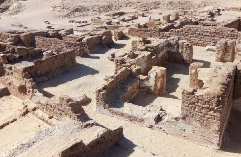 Discovery of a 1500-Year-Old Coptic City in the Depths of the Libyan Desert