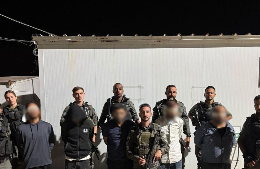"Ils ont levé les drapeaux du Hamas" .. l'armée israélienne arrête des jeunes Palestiniens au nord de la Cisjordanie