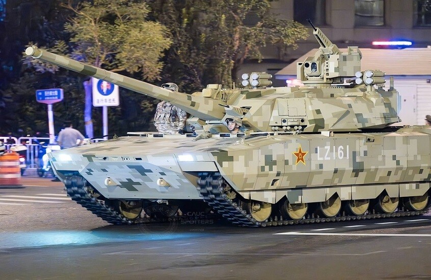 סין חושפת את הטנק מדור הרביעי ZTZ-201 בחזרה על תצוגה צבאית בבייג'ינג