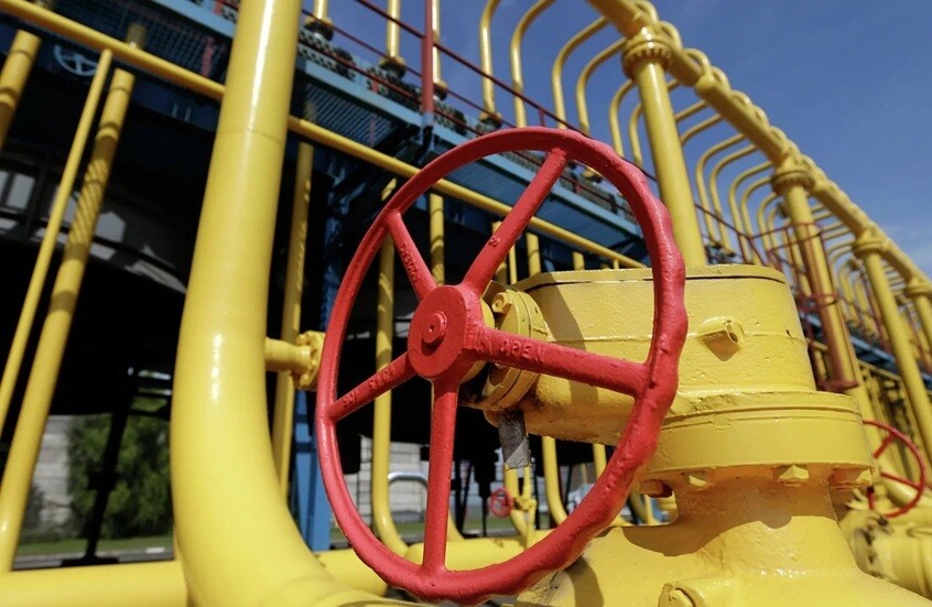 American Newspaper: The Richest Man in Asia Bought Russian Oil for $33 Billion Amid International Controversy