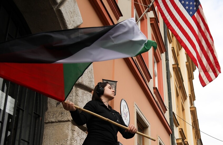 غالبية الأمريكيين يدعمون اعتراف بلادهم بدولة فلسطين رغم موقف ترامب
