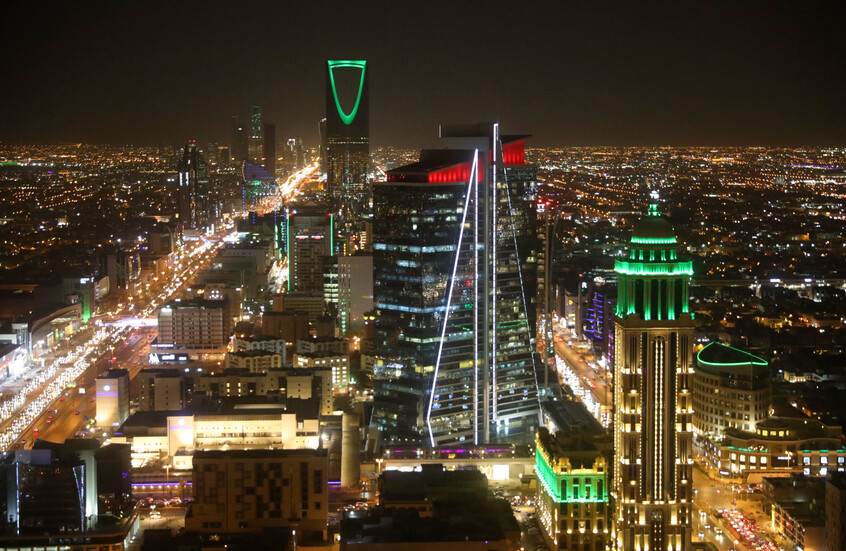 Arabia Saudita registra un déficit de aproximadamente 24 mil millones de dólares en su presupuesto para el tercer trimestre de 2025