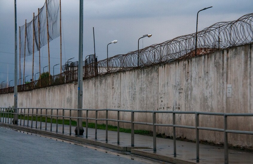 Kiss Ends Behind Bars.. Russian Woman Sentenced to 10 Years for Attempting to Smuggle Drugs Inside Court