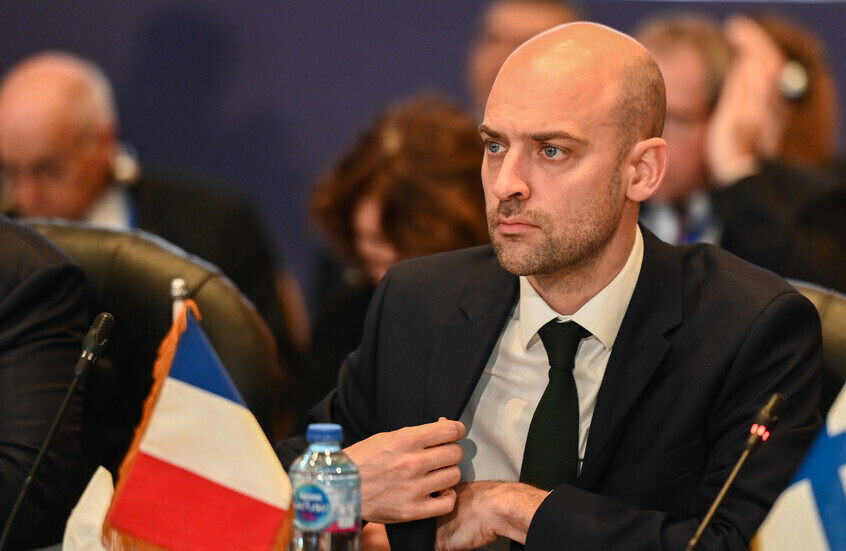 צרפת מבקרת את וושינגטון: תקיפות הים הקריבי חורגות מהחוק הבינלאומי