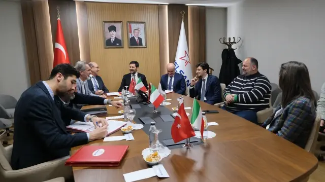 شراكة تركية-إيطالية لتطوير مركبات بحرية مسيرة وهجينة