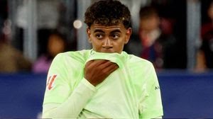 L'absence de Lamine Yamal aux entraînements du FC Barcelone soulève des doutes sur sa participation contre Newcastle