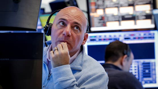 وول ستريت تنهي الأسبوع بمكاسب بعد تصريحات ترامب وطمأنة البنوك