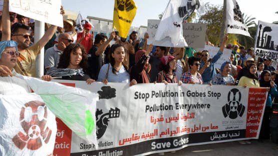 Protestas masivas en Gabes, Túnez, condenan la contaminación industrial y exigen el cierre del complejo químico