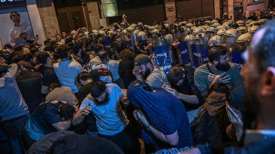 Protests and Arrests in Istanbul After Publishing a Cartoon "Offensive to Religious Values"
