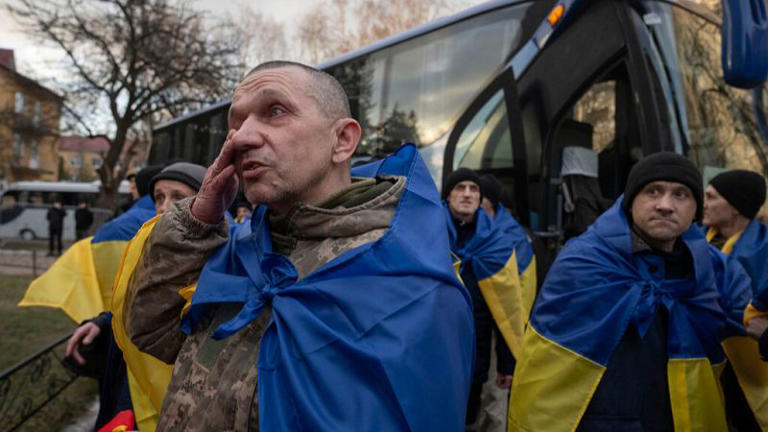 Through Emirati Mediation.. Russia and Ukraine Exchange 146 Prisoners of War from Each Side