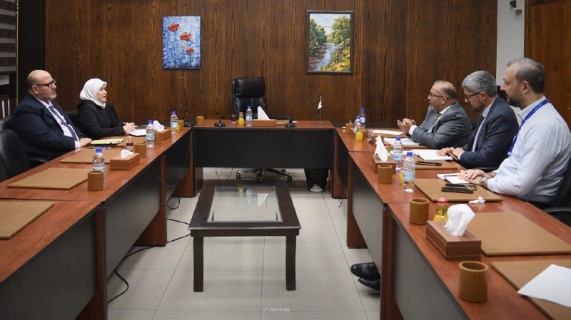 Das syrische Bildungsministerium diskutiert mit einer UN-Delegation die Entwicklung der beruflichen und technischen Bildung in Damaskus