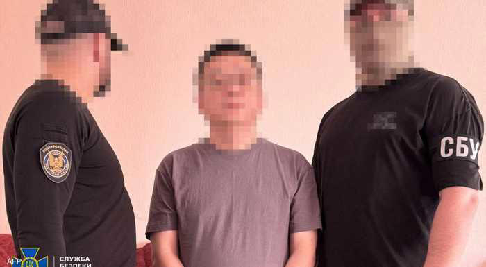 Ukraine Arrests Chinese Man and His Son on Charges of Espionage and Attempting to Smuggle Secret Information to China