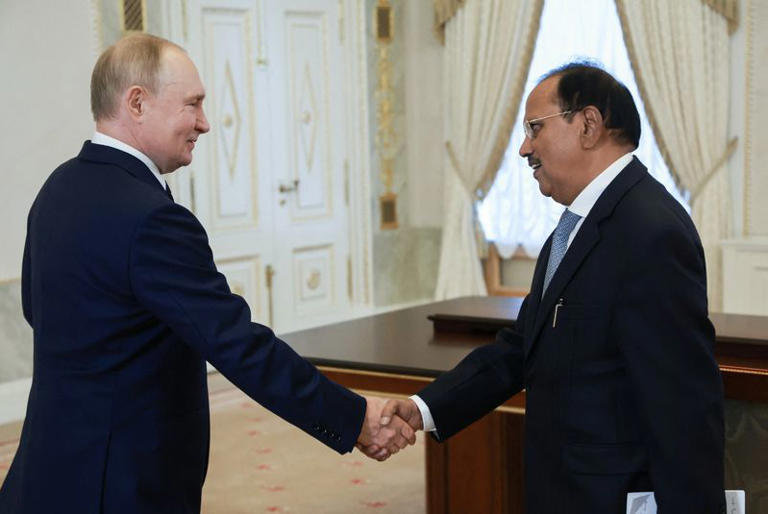 Agency: Talks between Putin and Indian National Security Advisor during meeting at the Kremlin