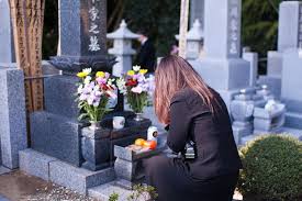 Japon : excuse publique au cimetière d'un homme dont les charges ont été abandonnées après sa mort