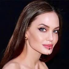 ستارمر يقوّض عمل مبادرة أنجلينا جولي لدعم ضحايا الاعتداء الجنسى