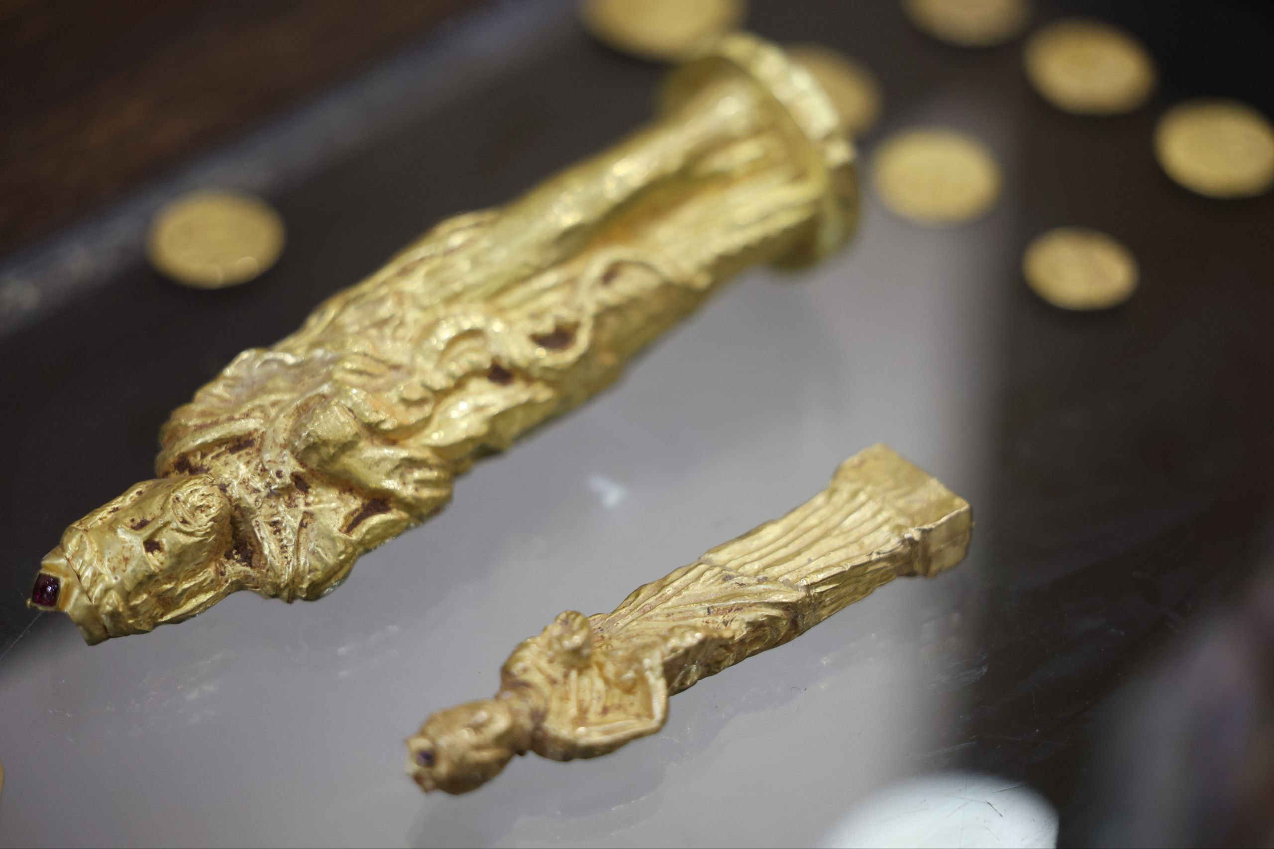 Syrian Interior: Arrest of Smuggling and Sale Networks of Antiquities in Rural Damascus