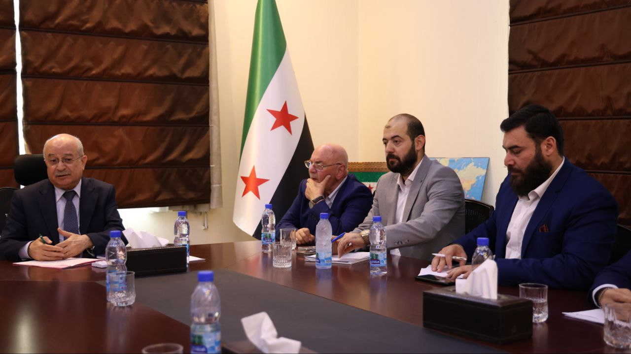 Minister of Transport discusses with the Lebanese Truckers Union ways to facilitate transit movement