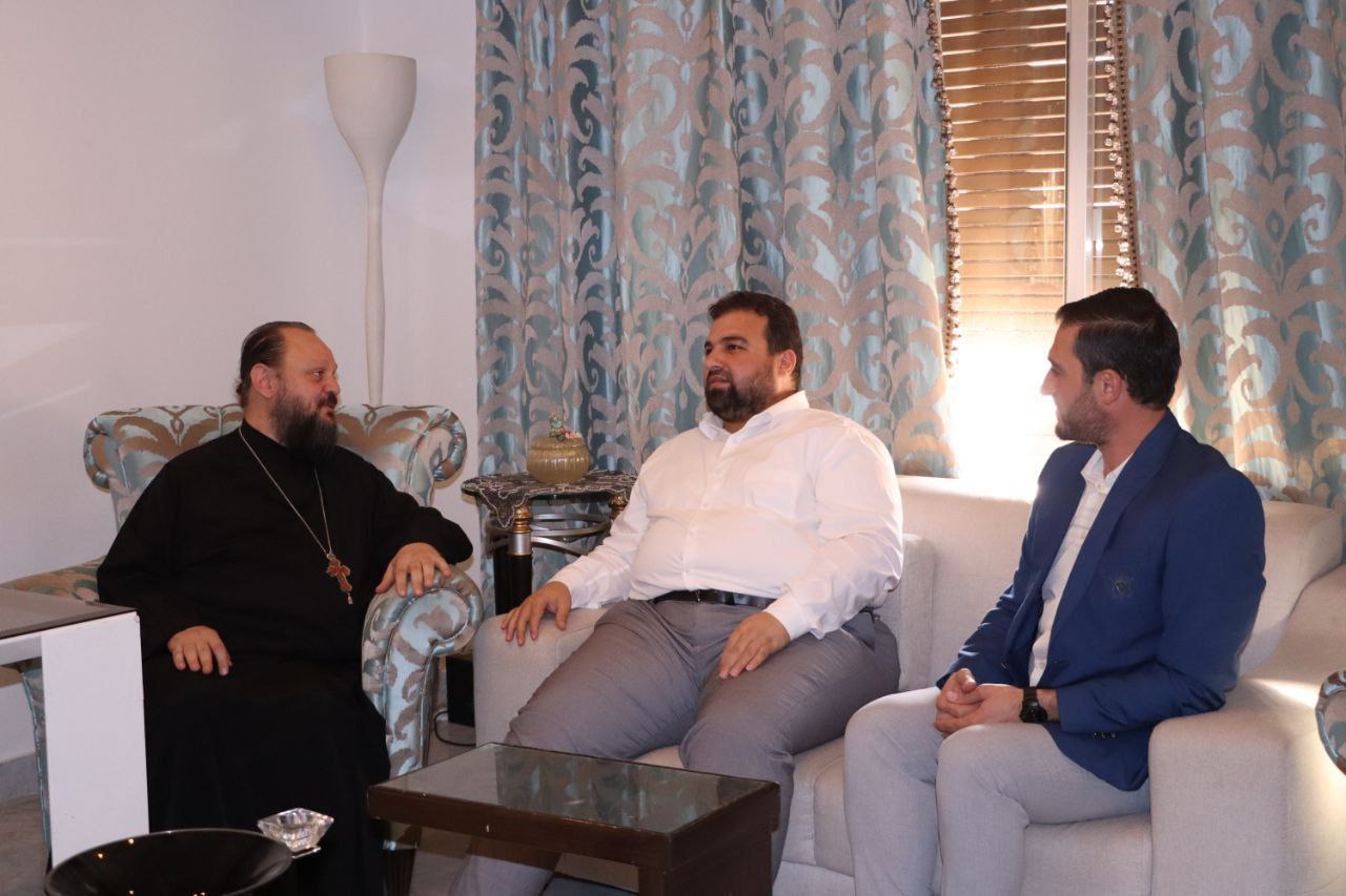 Le gouverneur de Sweida discute de l'amélioration de la coopération dans les projets humanitaires et de services avec la Patriarcat d'Antioche