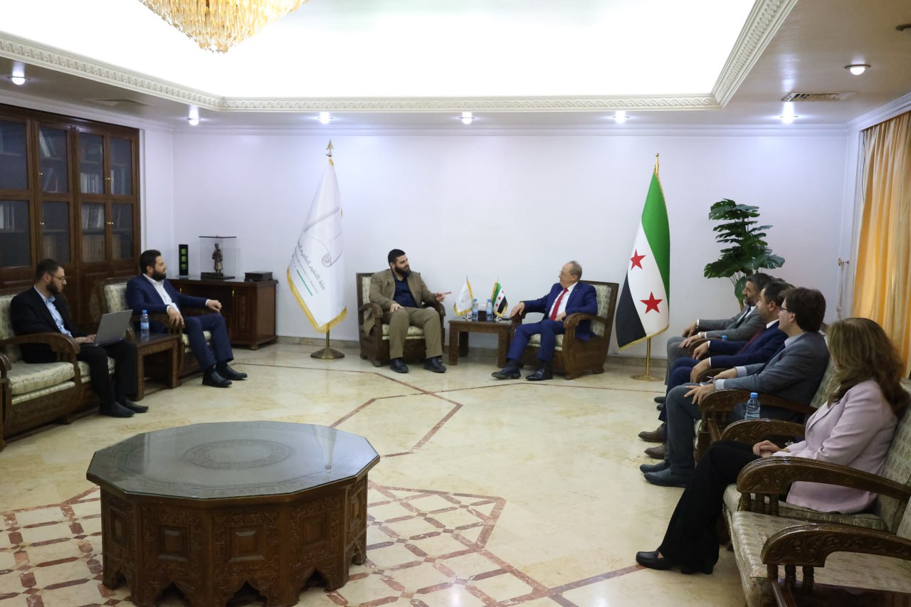 وزير التعليم العالي يبحث مع محافظ ريف دمشق سبل الاستفادة من مشاريع الطلاب وتوظيفها بالقطاعات العامة