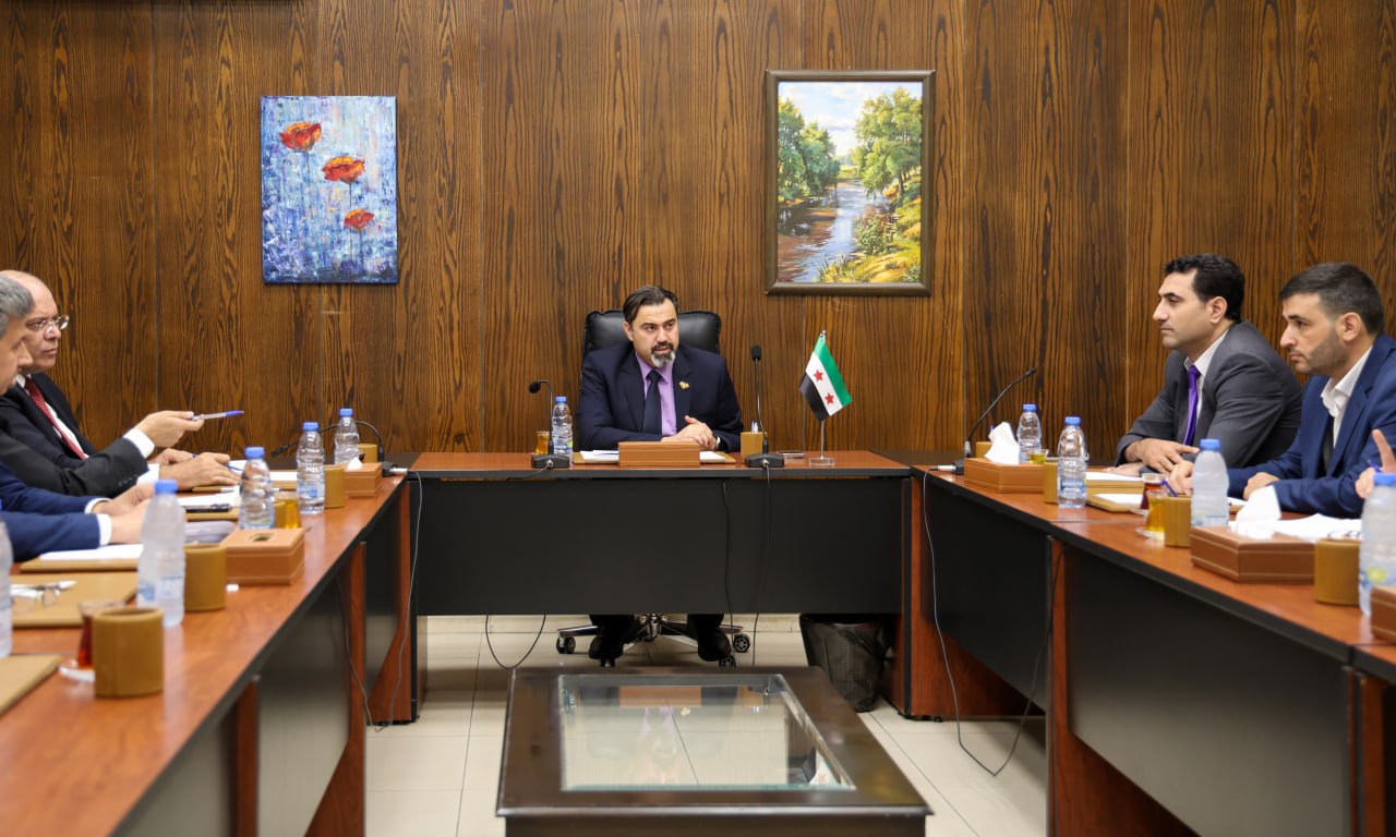 El Ministro de Educación Sirio discute con la Secretaría General de la Presidencia el desarrollo de la legislación educativa