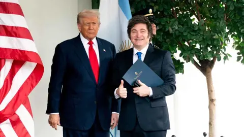 Trump Conditions Victory of Milei's Party to Secure $20 Billion Support for Argentina