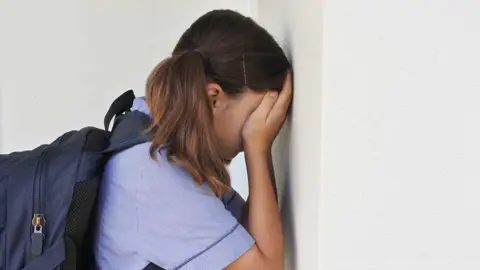 Schock in Frankreich nach dem Suizid eines neunjährigen Mädchens aufgrund von Mobbing in der Schule