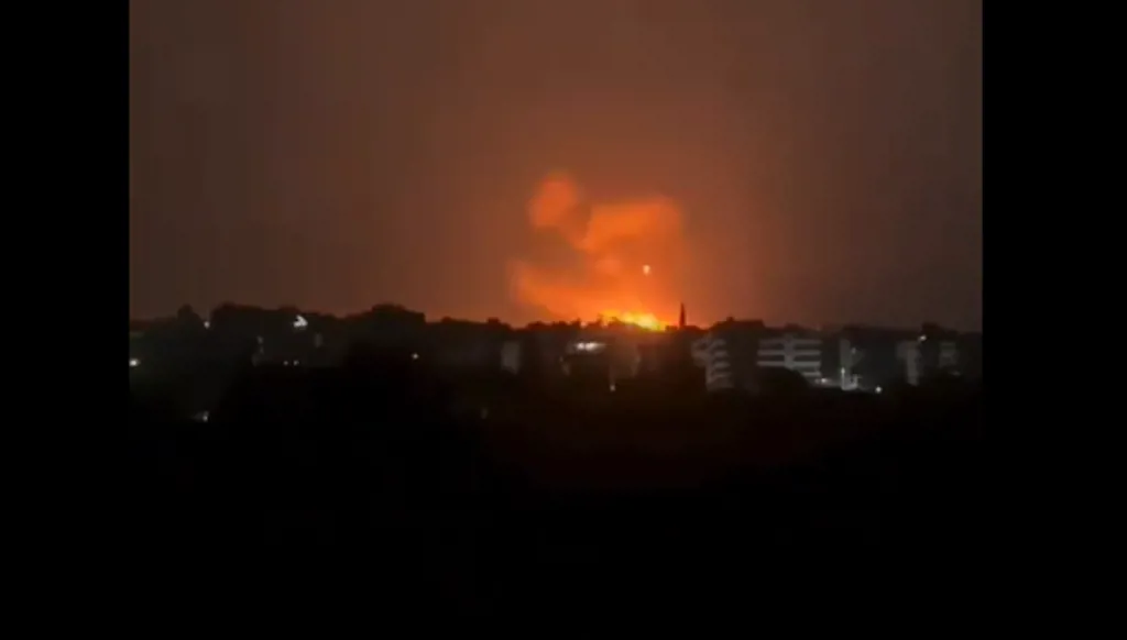 דמשק מגנה את ההתקפות הישראליות ומגדירה אותן כ"הפרה בוטה של הריבונות"