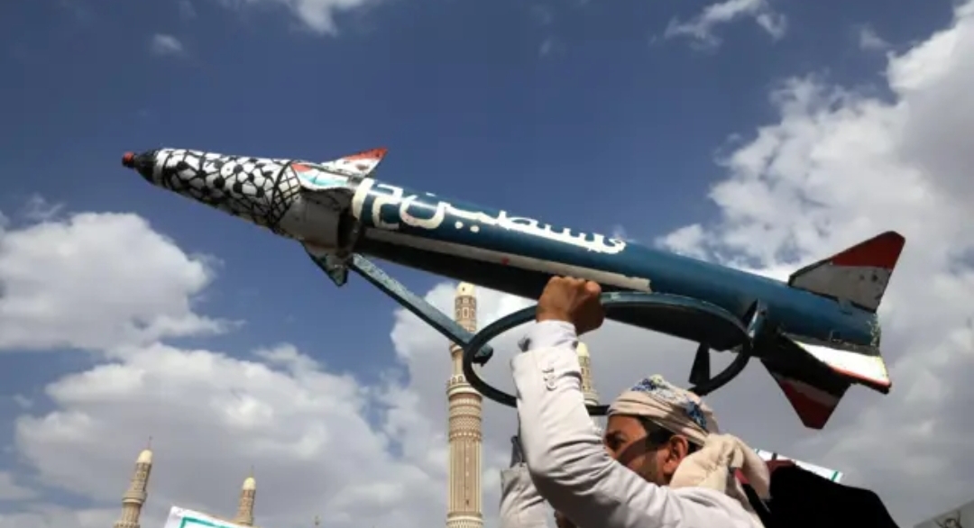 The Houthis announce targeting Israel with hypersonic missiles and the Israeli army intercepts a drone launched from Yemen