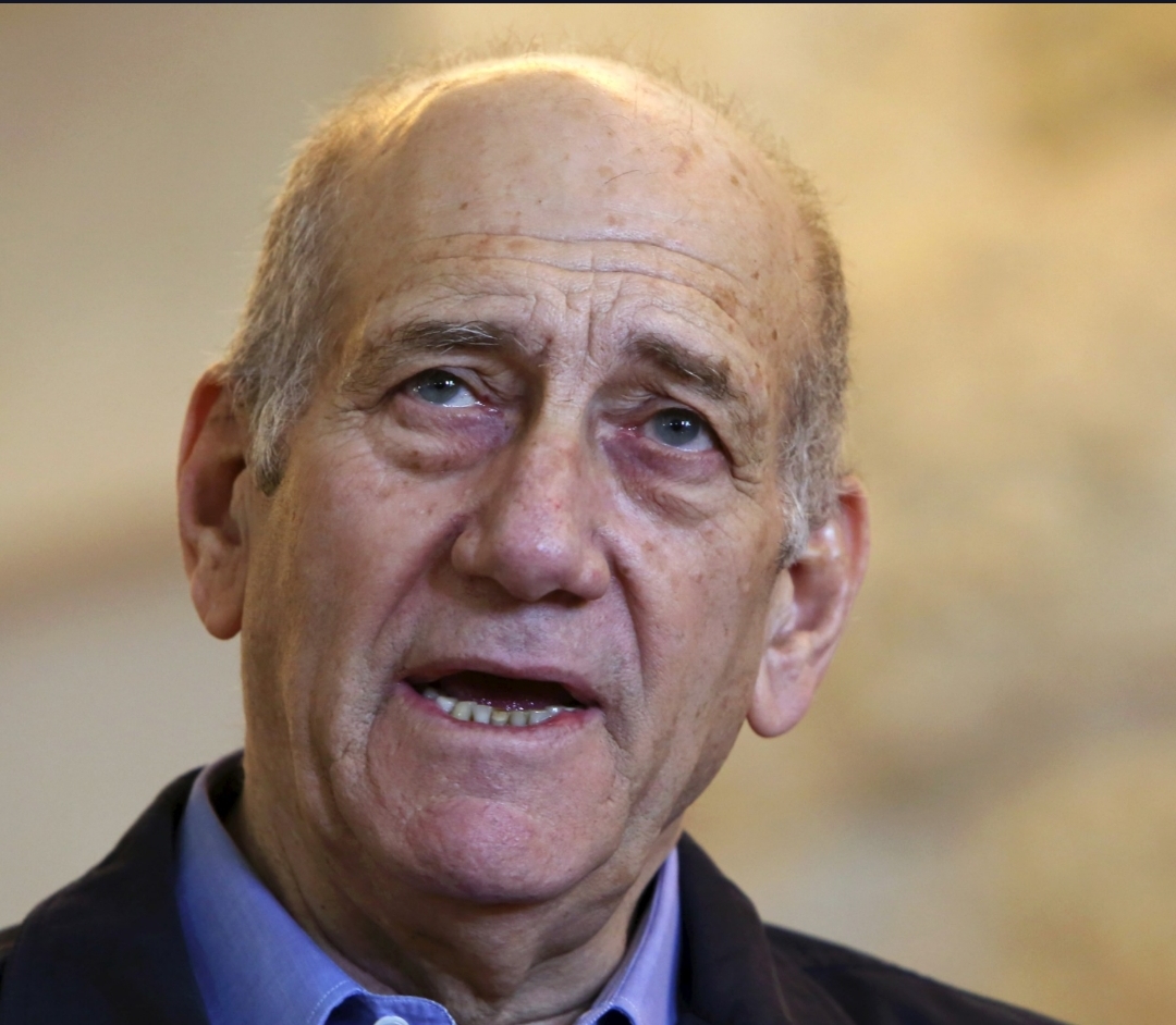 Olmert critica el desempeño del gobierno de Netanyahu y pide una investigación sobre los ataques del 7 de octubre