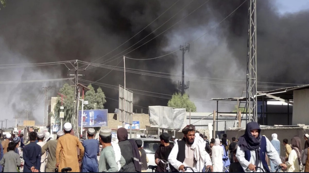 Los talibanes acusan a Pakistán de violar la soberanía de Afganistán tras explosiones en Kabul