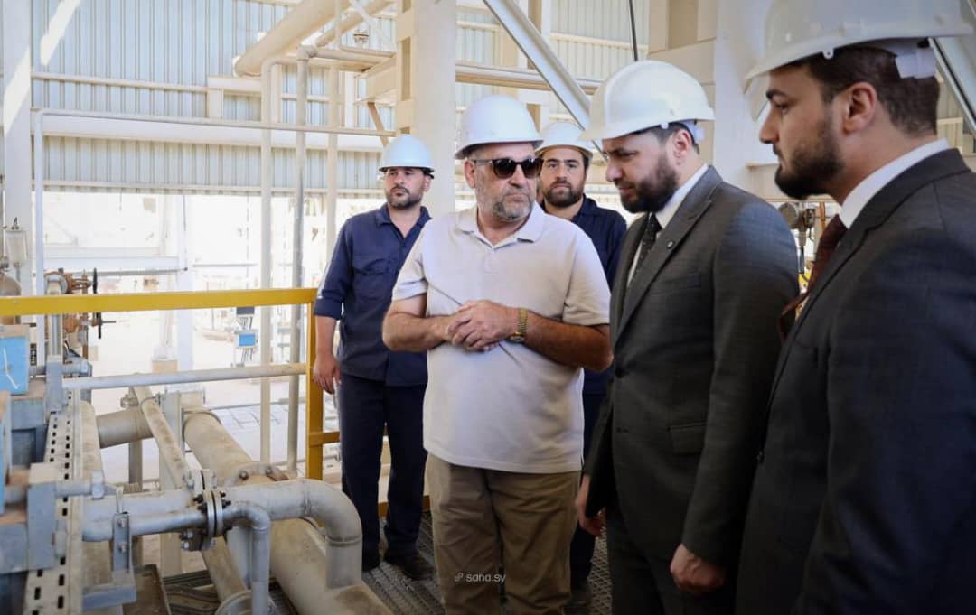 El Ministro de Energía sirio visita la planta de gas de Twainan y lanza su operación tras la reparación de las dos turbinas detenidas