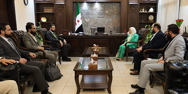 وزير الإدارة المحلية والبيئة يبحث مع الخارجية تعزيز التعاون الدولي لدعم التنمية وإعادة الإعمار