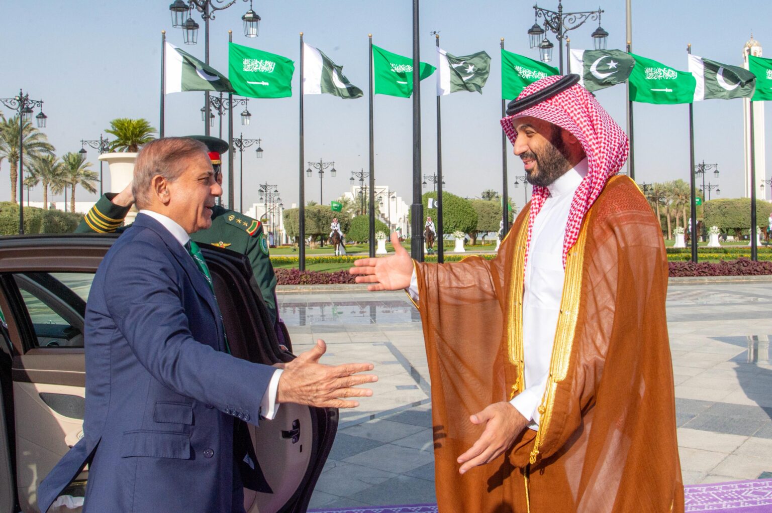 Acuerdo de defensa estratégica entre Arabia Saudita y Pakistán: una alianza fraternal que refuerza la disuasión y la estabilidad