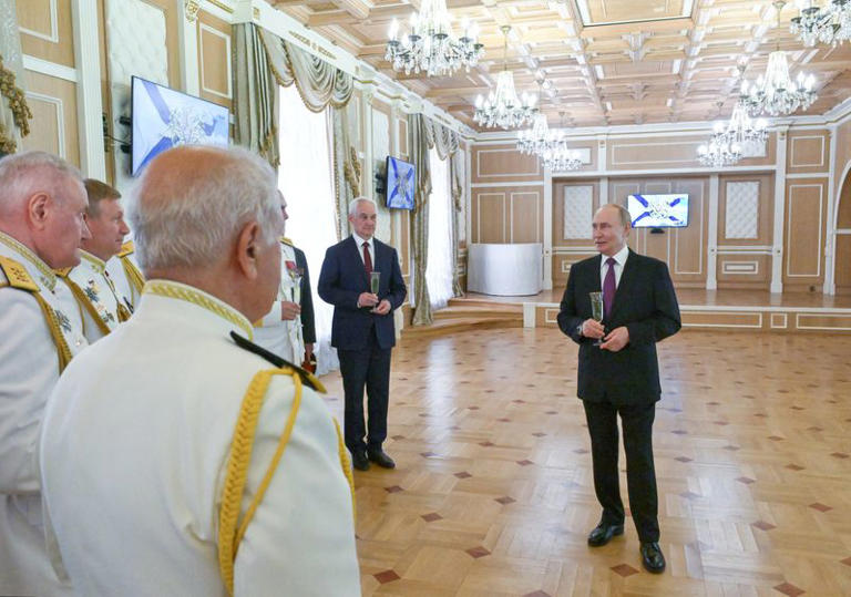 Ukraine Targets Saint Petersburg During Putin's Visit