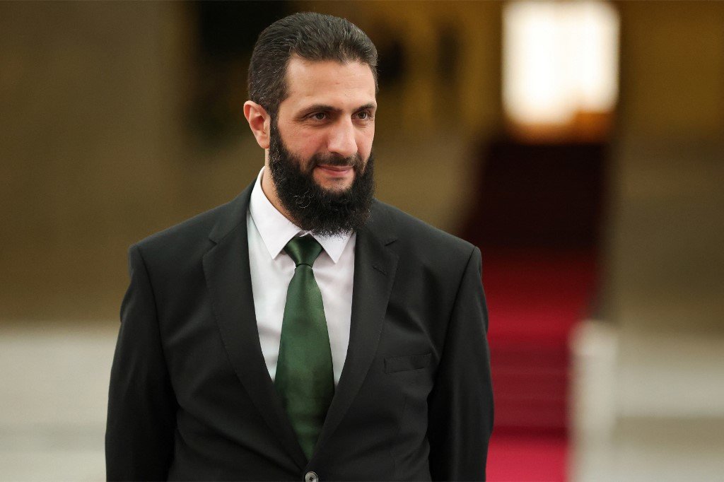 Le président syrien Ahmad Al-Chara émet un décret pour la création du Fonds de développement pour contribuer à la reconstruction de la Syrie