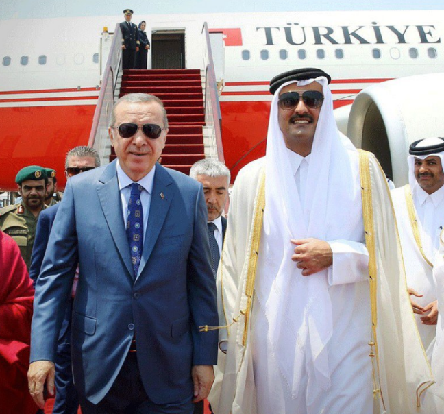 خلال اتصال هاتفي... أردوغان يبحث مع أمير قطر الصراع بين إسرائيل وإيران
