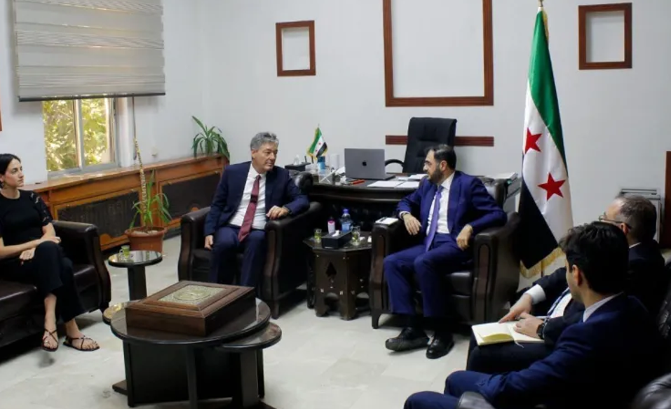 Der syrische Minister für Kommunikation diskutiert mit dem Geschäftsträger der Europäischen Union Möglichkeiten zur Stärkung der Zusammenarbeit