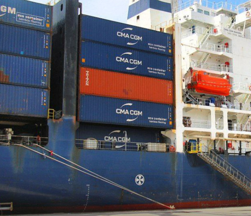 Das große Containerschiff "CMA CGM SAHARA" erreicht den Hafen von Tartus mit Waren und UN-Hilfsgütern beladen