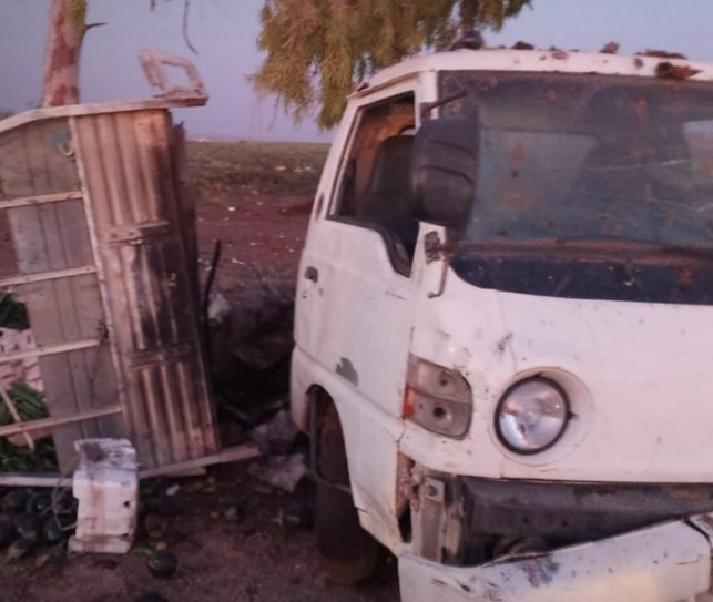 Une explosion de mine terrestre cible une voiture civile chargée de légumes près de Tel al-Khadra dans la campagne de Daraa à l'ouest