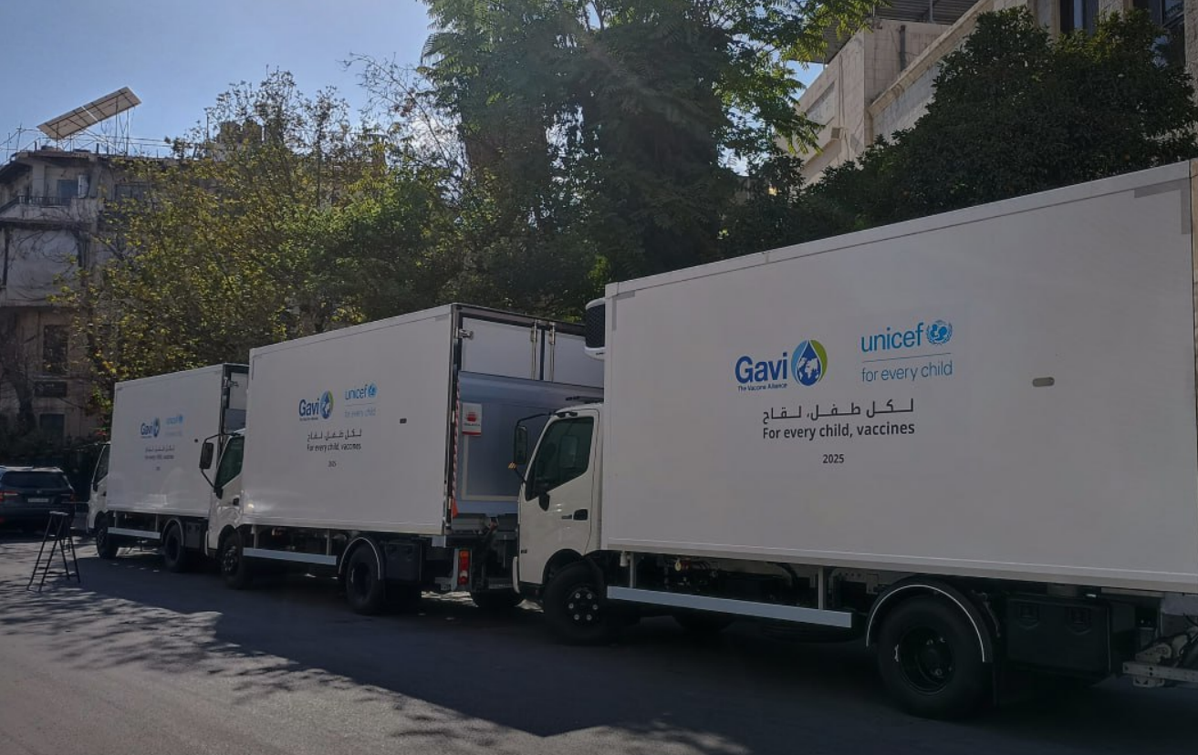 Fortalecimiento de la cadena de frío en Siria: el Ministerio de Salud recibe nuevos camiones con el apoyo de UNICEF y GAVI