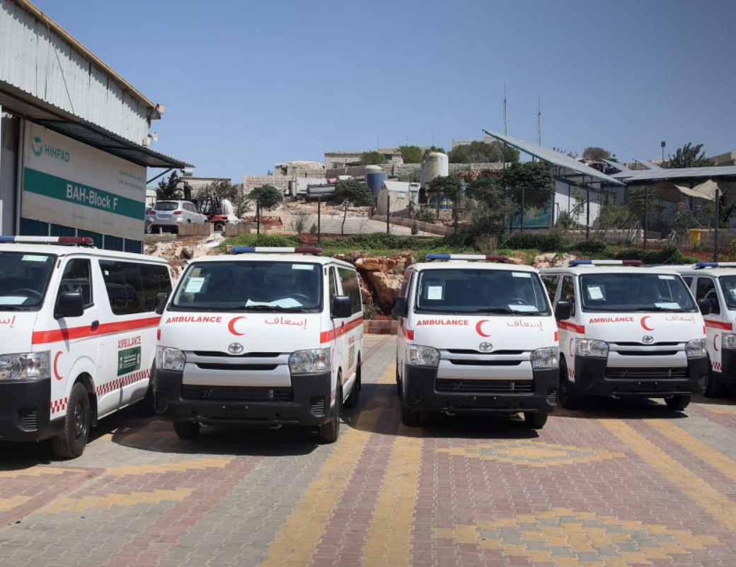 İdlib, acil hizmetleri güçlendirmek için uluslararası Suudi destekle 5 yeni ambulans teslim aldı