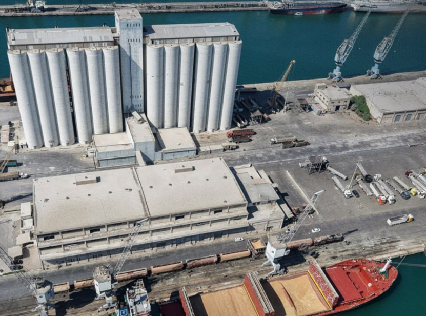 Llegada de dos barcos cargados con 31 mil toneladas de trigo al puerto de Tartús para fortalecer el stock estratégico
