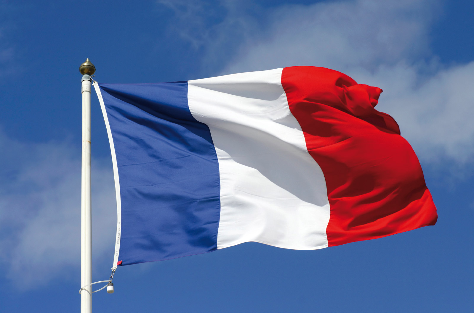 France on a Hot Plate.. The Confidence Vote for the Government Reflects a Crushing Political and Economic Crisis
