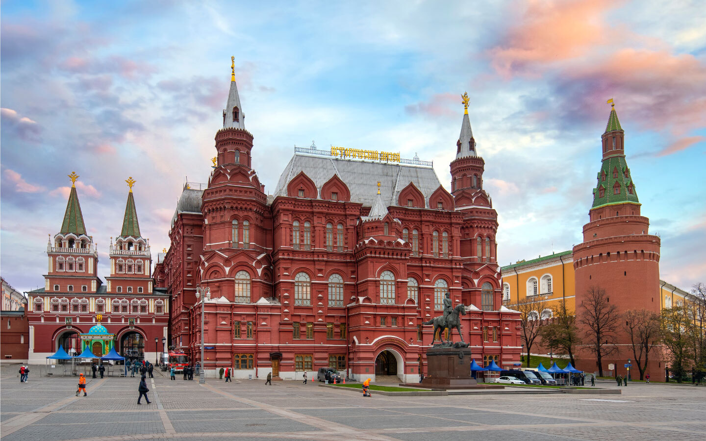Russian Court Sentences Journalist to 12 Years in Prison for Spreading False Information About the Army