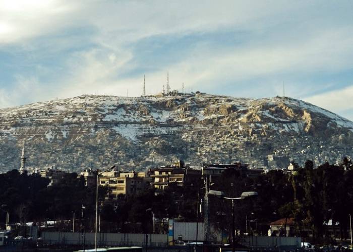 Gobernación de Damasco: Rehabilitación de la carretera pública en la cima del monte Qasioun cumpliendo con los estándares de seguridad y turismo público