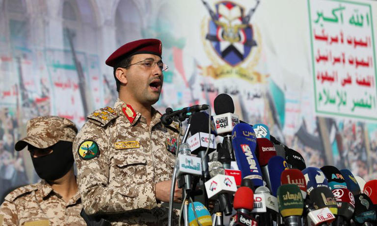الحوثيون: سنستهدف السفن الأمریکیه در دریای سرخ اگر واشنگتن در حملات علیه ایران شرکت کند