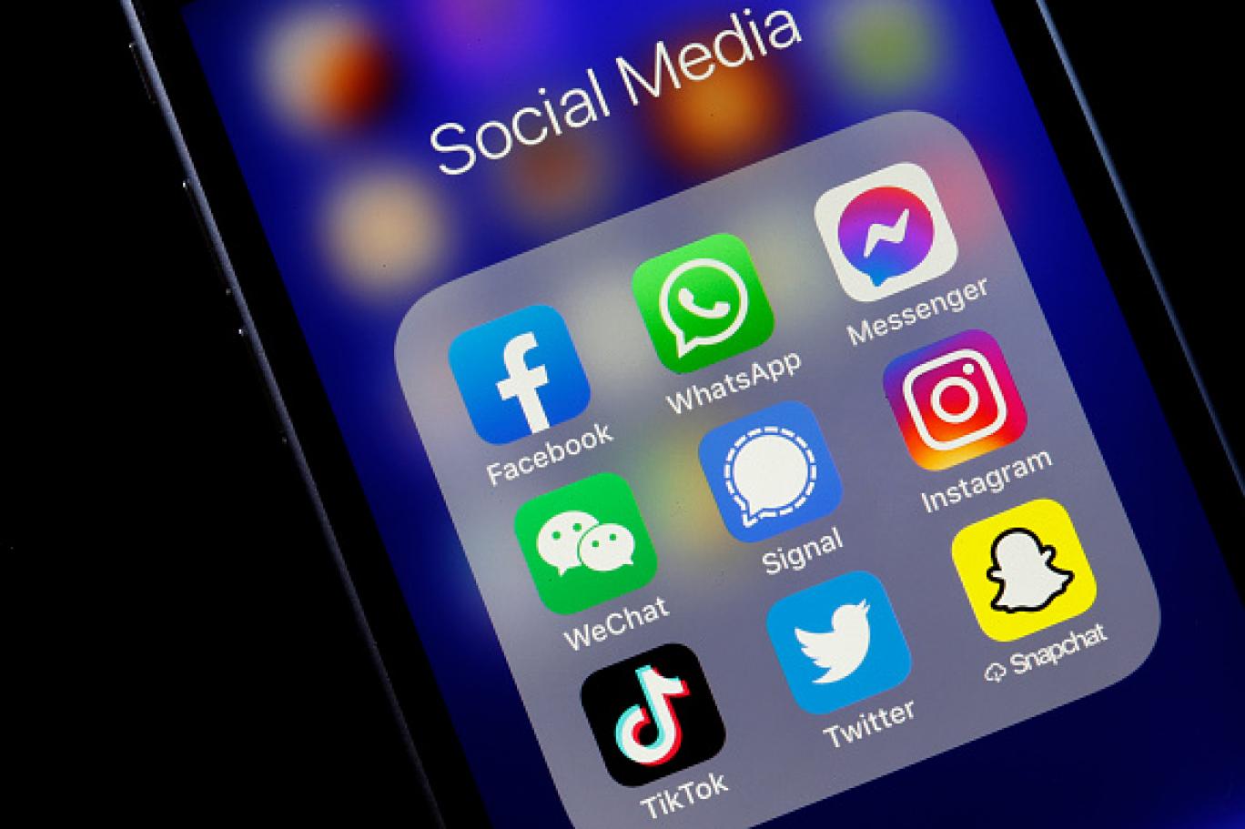 Australia Implements Historic Ban on Minors Accessing Social Media