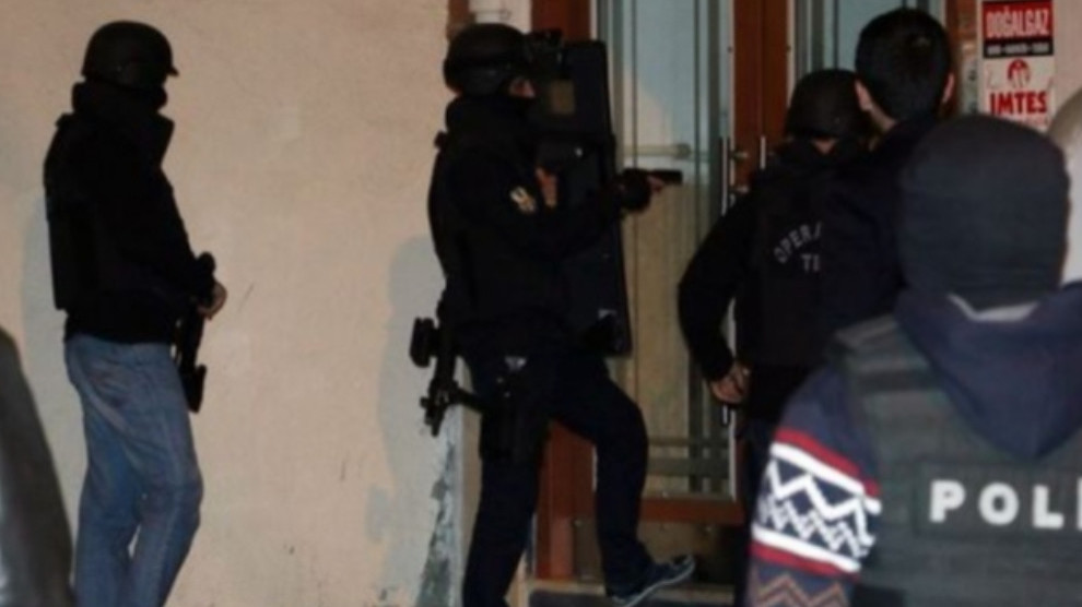 Wide Arrests in Izmir as Part of Corruption and Tender Investigation