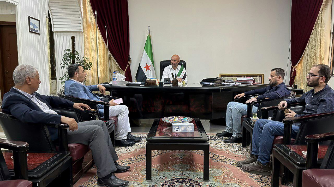 Director de la Empresa de Electricidad de Siria discute con la empresa "UCC" los resultados de las visitas de campo realizadas por la delegación de la empresa en los días anteriores